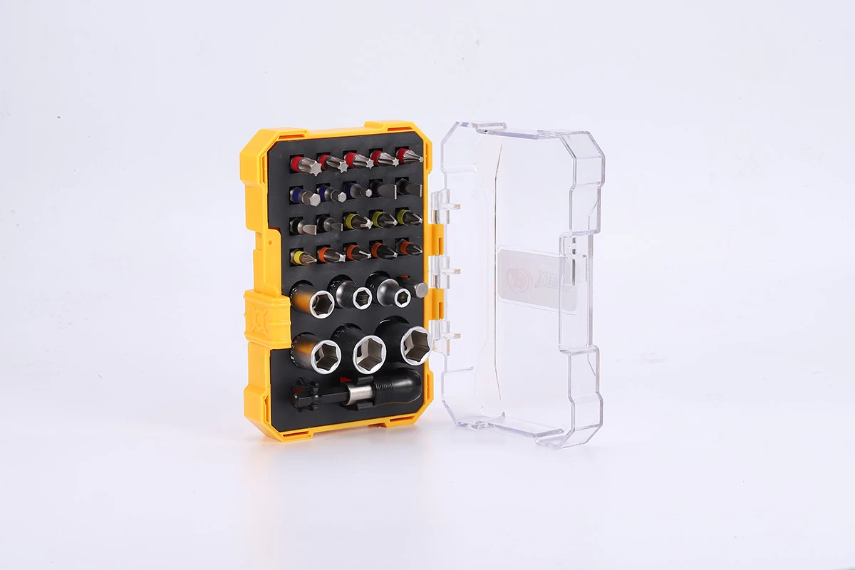 Coffret de 28 douilles et embouts de tournevis