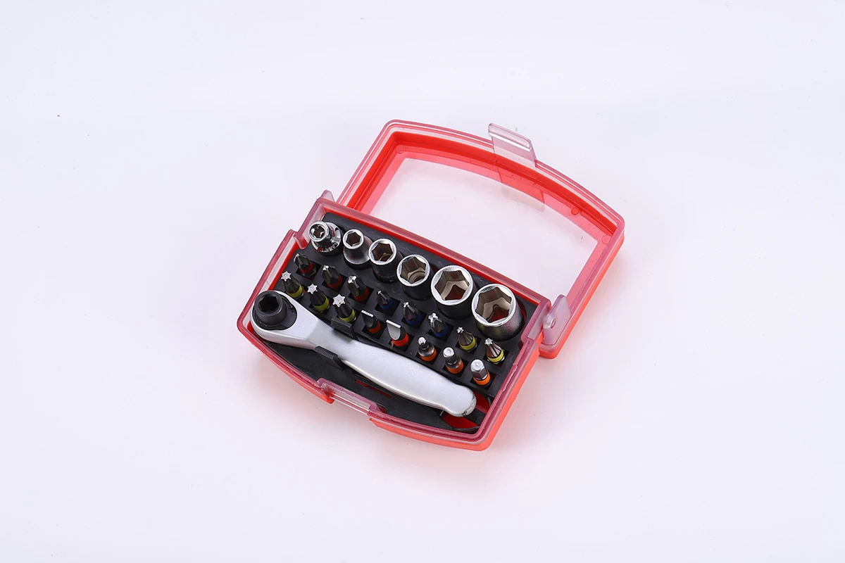 Coffret de 24 douilles et embouts &agrave; cliquet