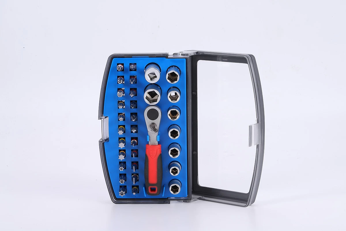 Coffret de 32 douilles et embouts &agrave; cliquet